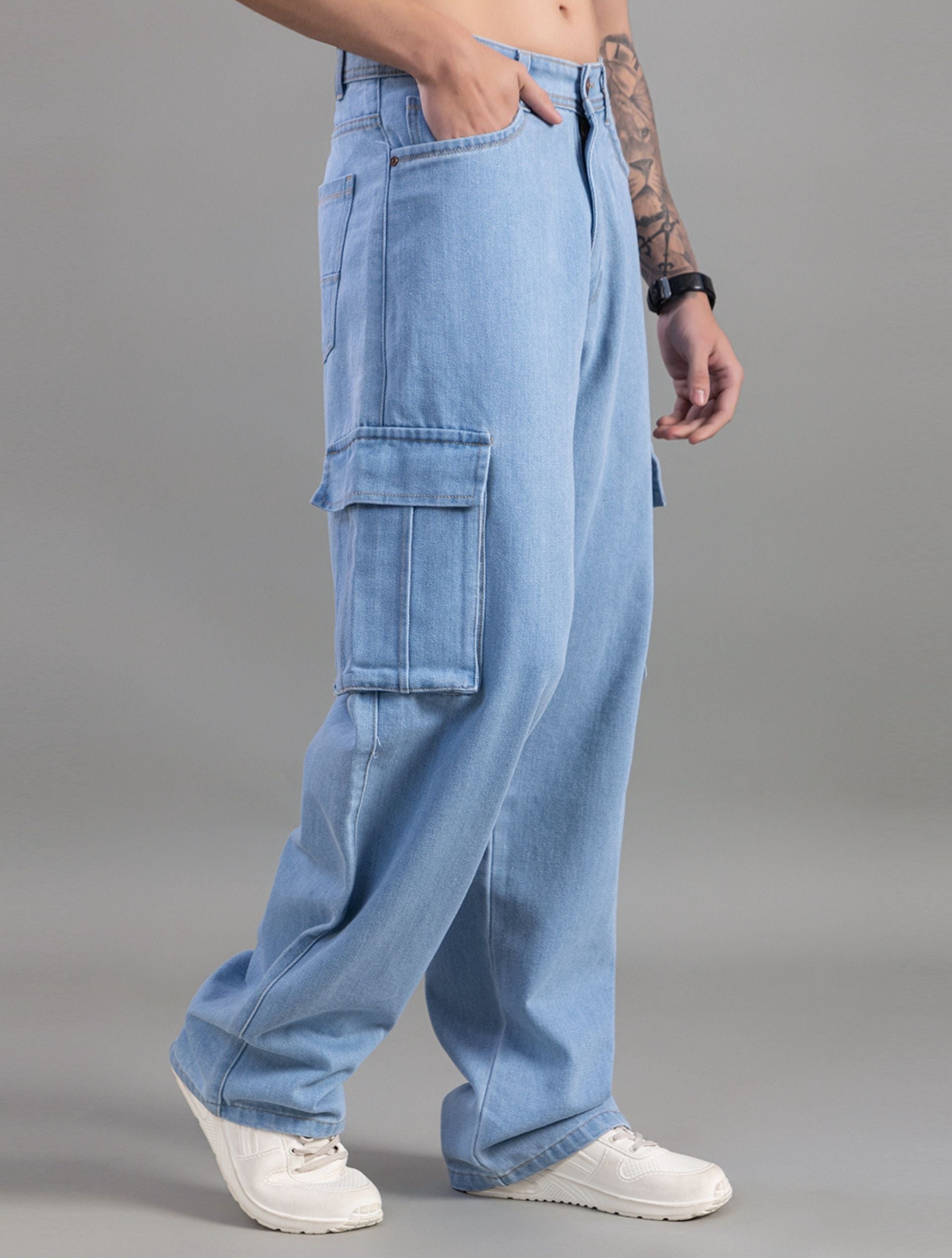 Relaxed Fit Cargo Jeans