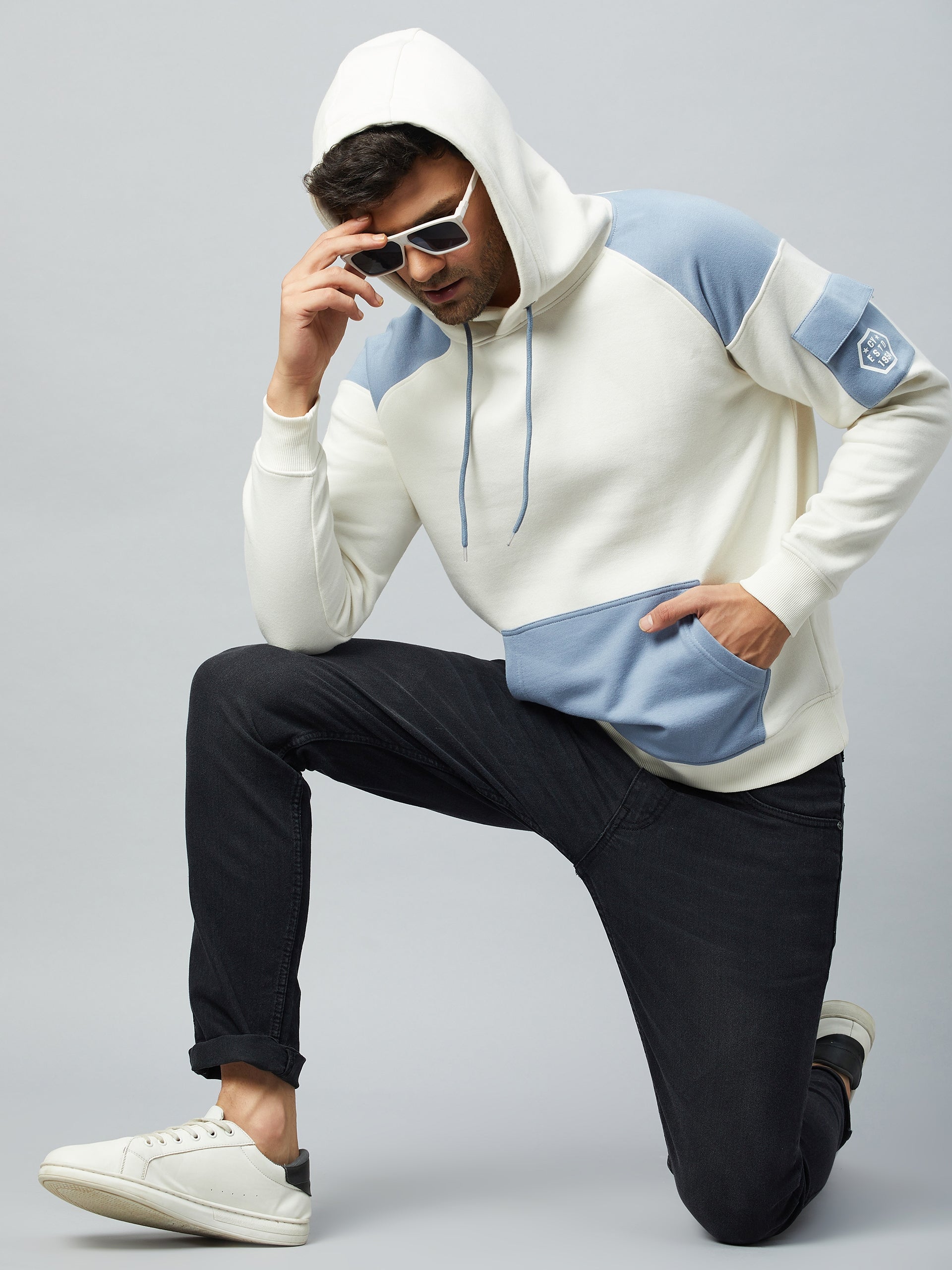 Off white Colorblocked Full Sleeve Hooded Sweatshirt