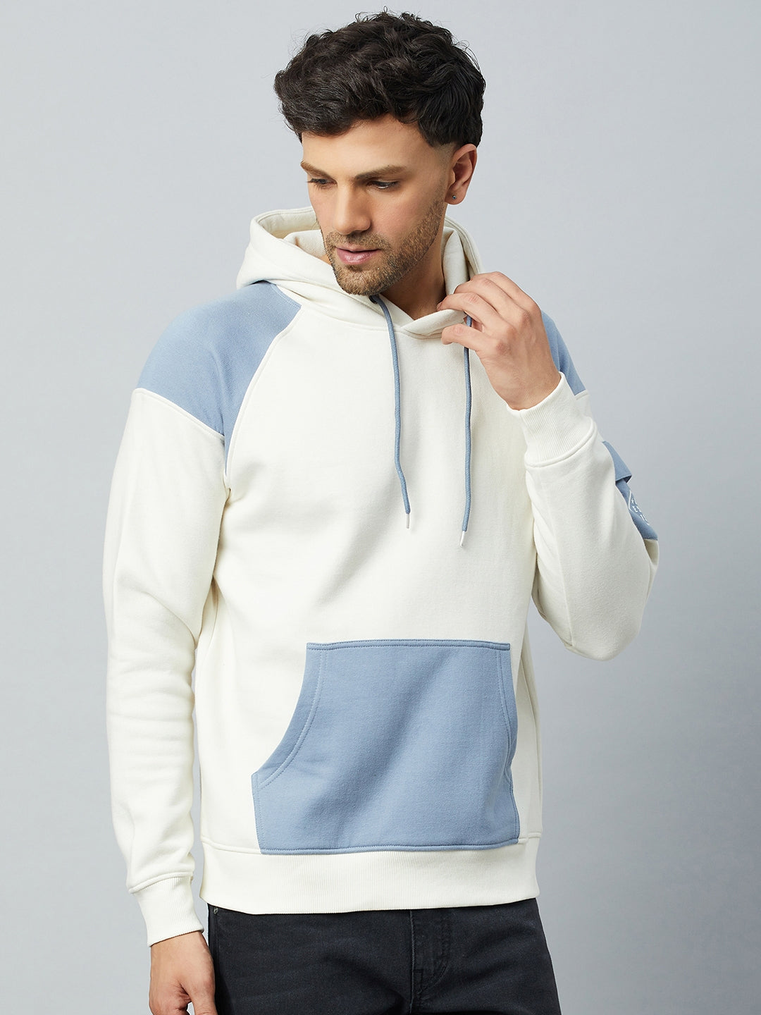 Off white Colorblocked Full Sleeve Hooded Sweatshirt