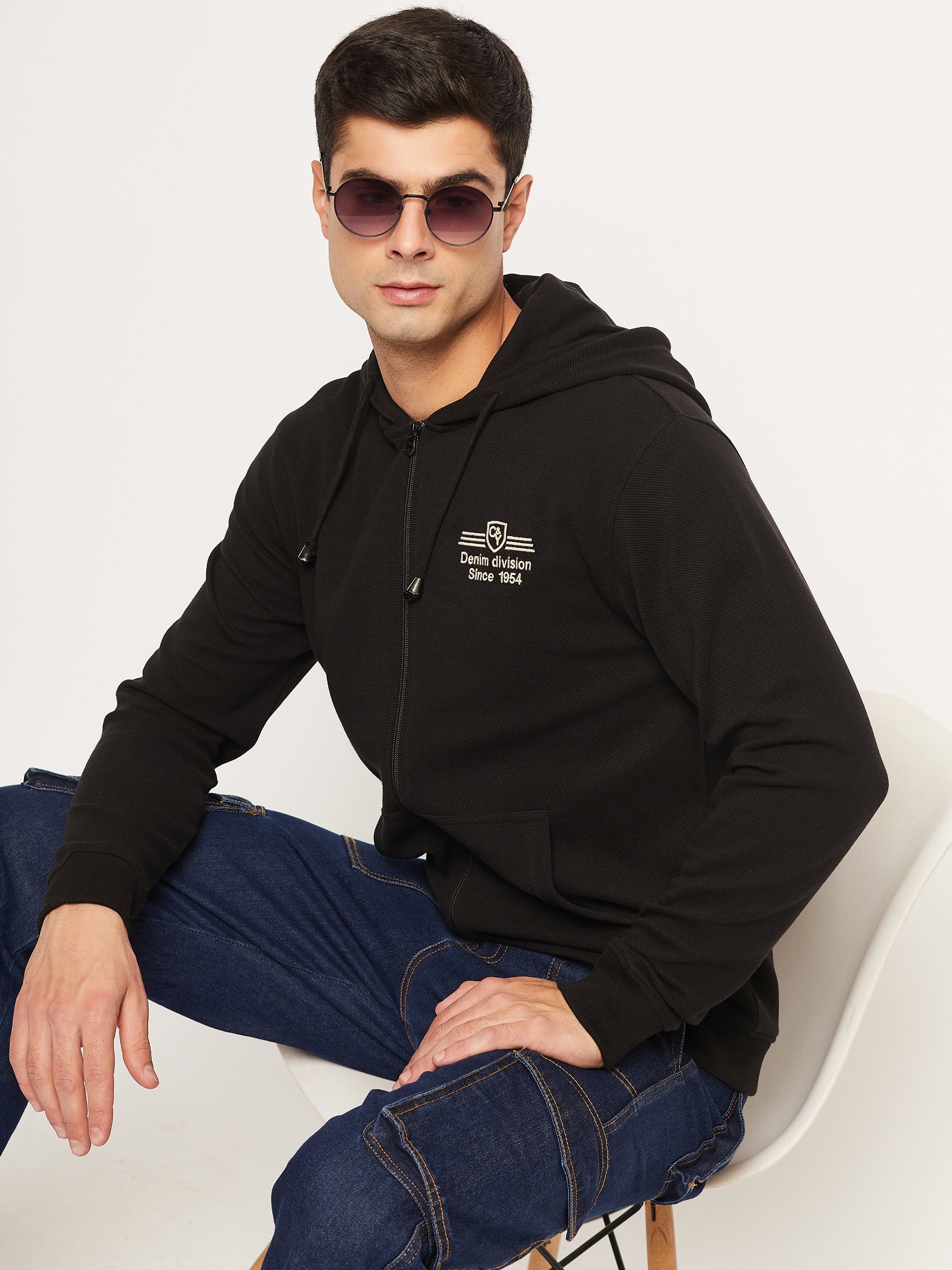Black Solid Full Sleeve Hooded Sweatshirt