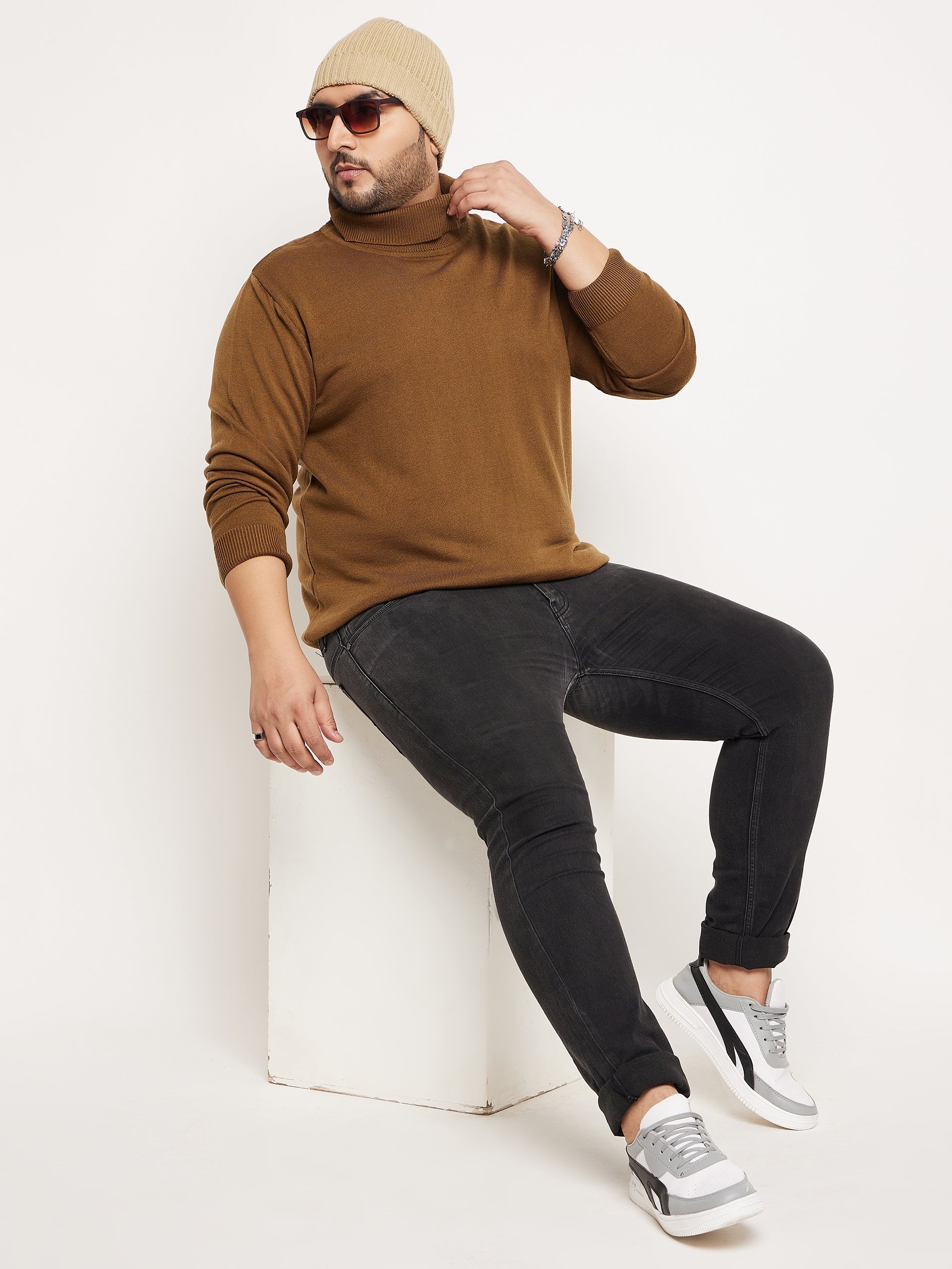 Brown Pullover