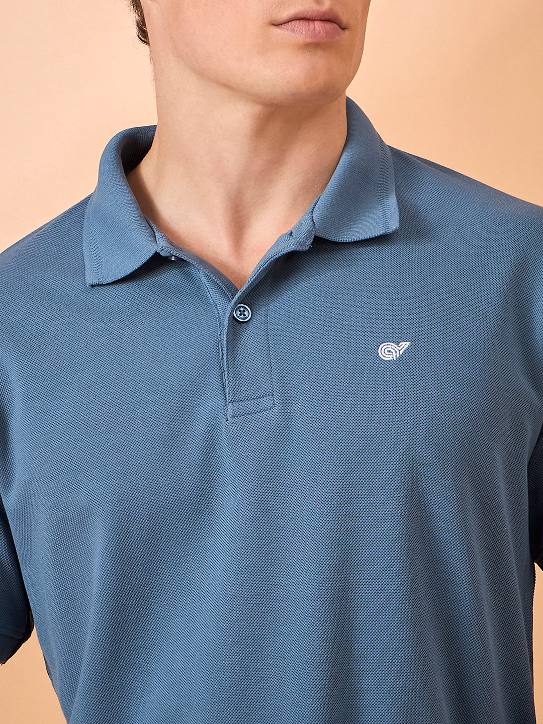 Men Mid Blue Solid Regular Fit T-Shirt