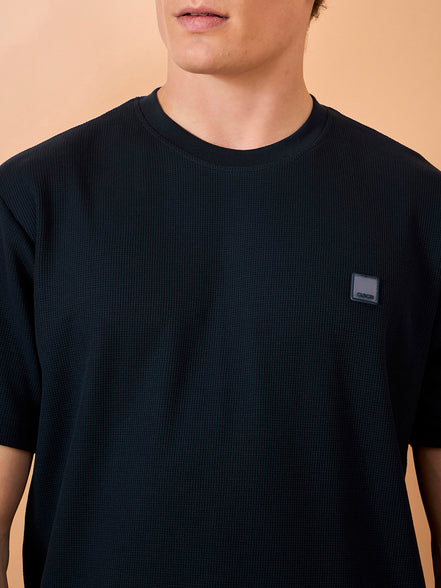 Men Navy Solid Regular Fit T-Shirt