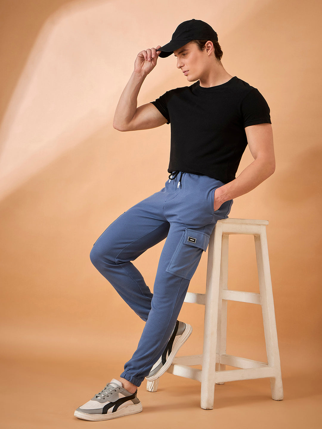 Men Blue Solid Regular Fit Trackpant